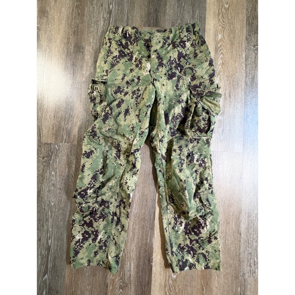 US Navy NWU Type III Trousers Mens Medium Short Green AOR2 Digital Camo Cargo